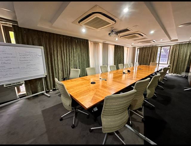 10,386M² OFFICE TO LET IN PARKTOWN